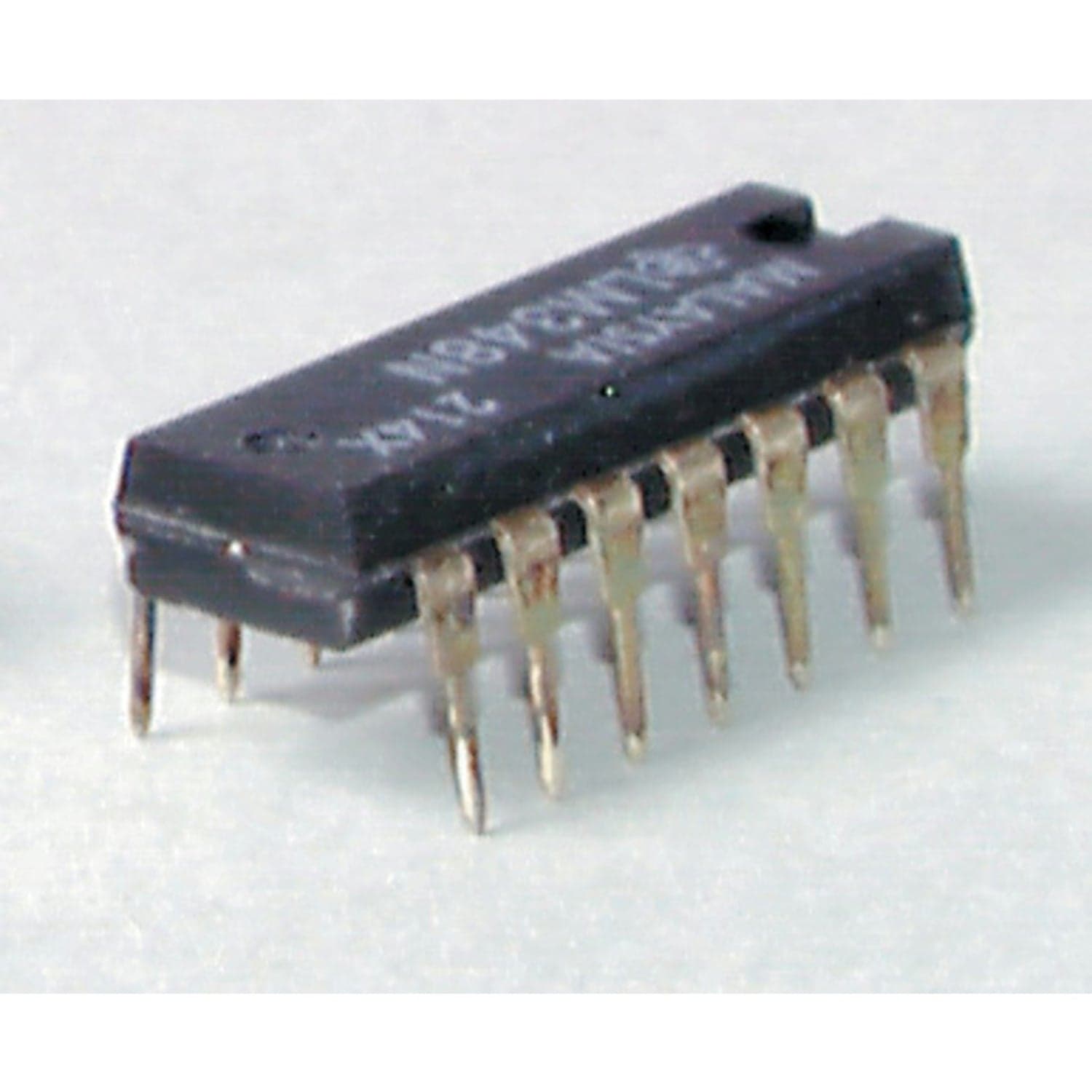 LM324 Четырехъядерный линейный операционный усилитель малой мощности — фото 2