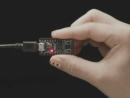 Adafruit ItsyBitsy RP2040 — фото 2