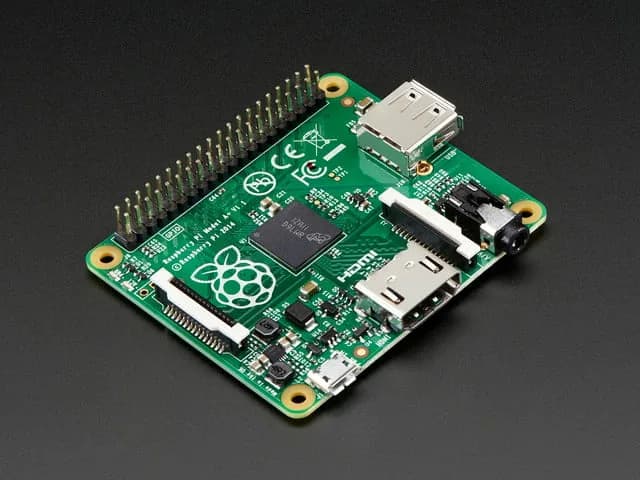 Raspberry Pi Модель A + 512 МБ ОЗУ