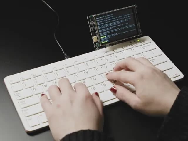 ШЛЯПА Adafruit CYBERDECK для Raspberry Pi 400 и 500