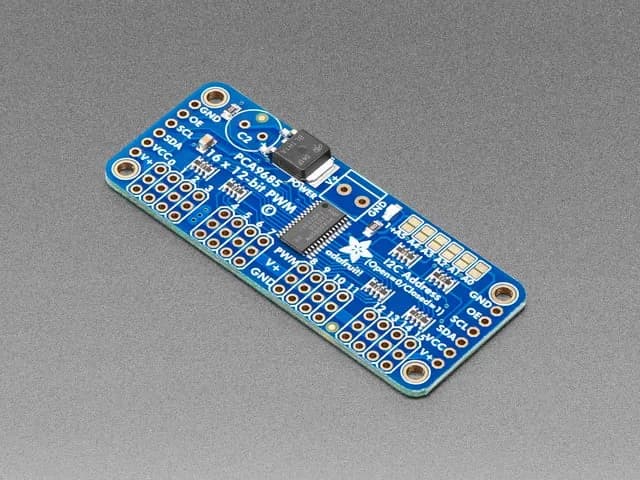 Adafruit 16-канальный 12-битный ШИМ/серводрайвер - интерфейс I2C