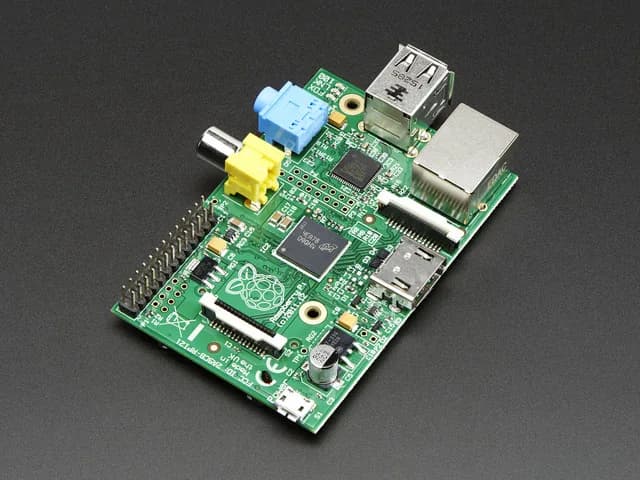 Raspberry Pi Model B 512 МБ ОЗУ