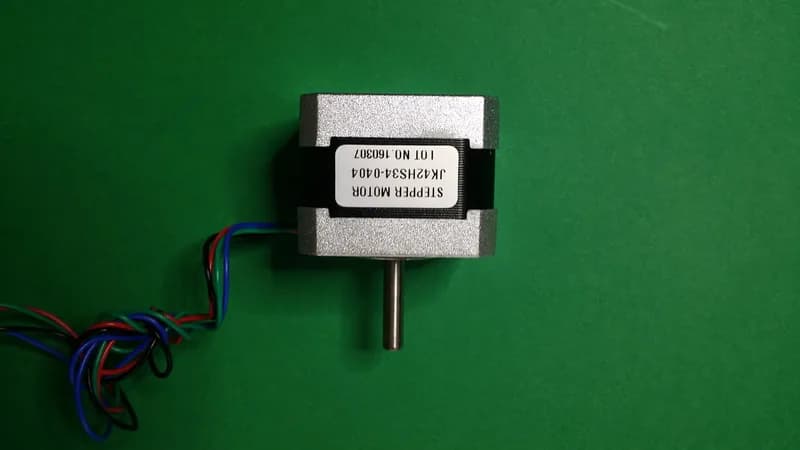 Шаговый двигатель Nema 16 JK42HS34-0404
