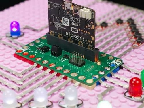 Комплект битовой платы Crazy Circuits — делает micro:bit совместимым с LEGO®