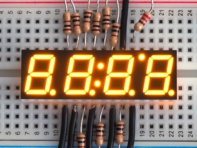 Желтый 7-сегментный индикатор часов - высота цифр 0,39 дюйма